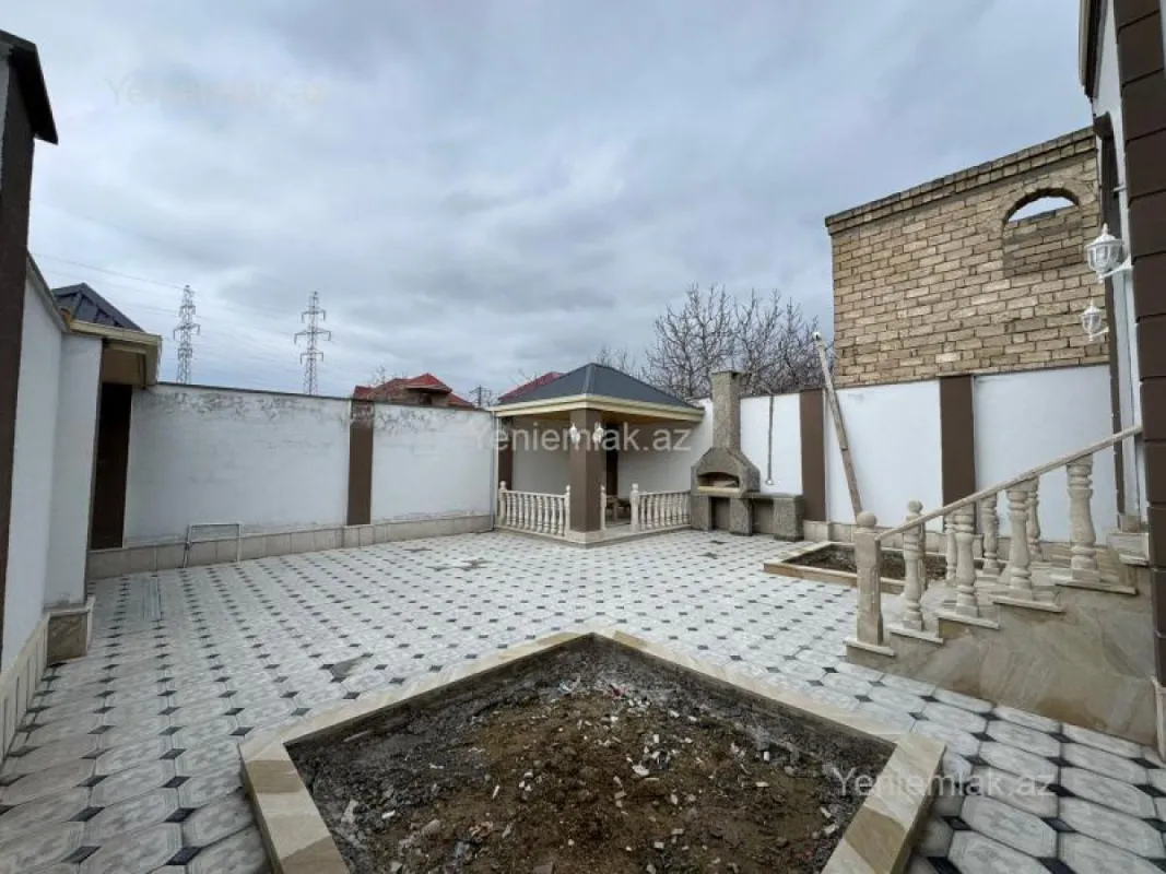 Satılır 4 otaqlı həyət evi 120 m²