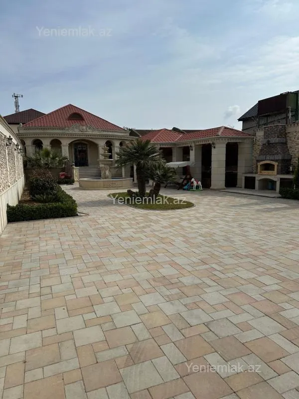 Satılır 4 otaqlı həyət evi 160 m²