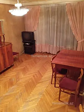 Satılır 1 otaqlı köhnə tikili 32 m²