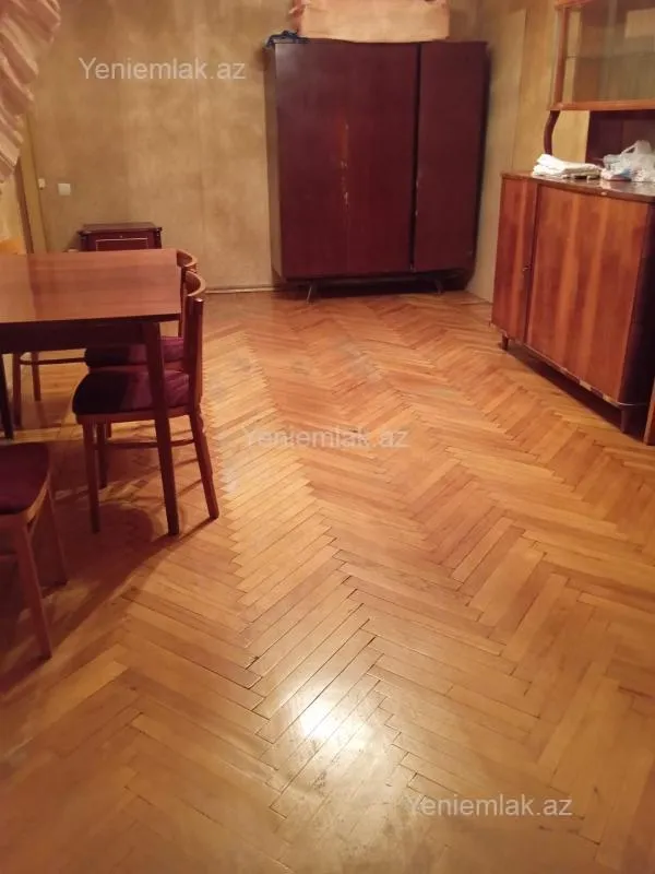 Satılır 1 otaqlı köhnə tikili 32 m²