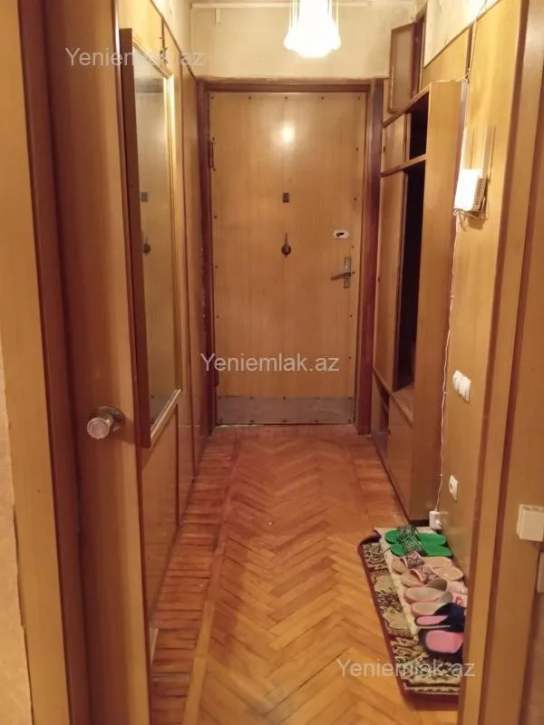 Satılır 1 otaqlı köhnə tikili 32 m²