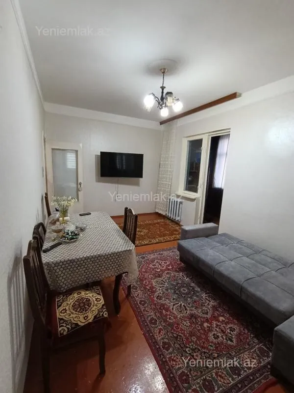 Satılır 1 otaqlı köhnə tikili 45 m²