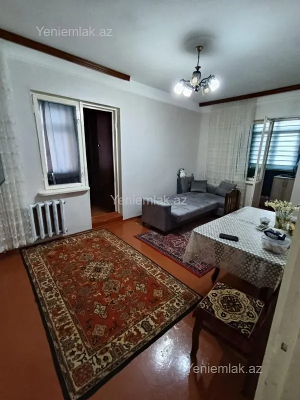 Satılır 1 otaqlı köhnə tikili 45 m²