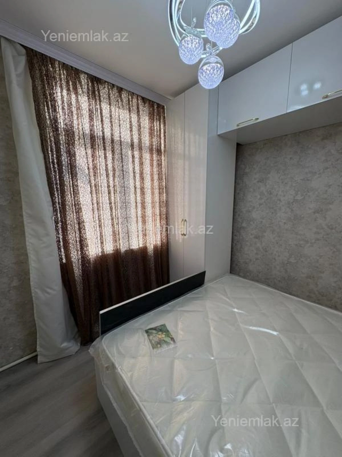 Satılır 1 otaqlı köhnə tikili 35 m²