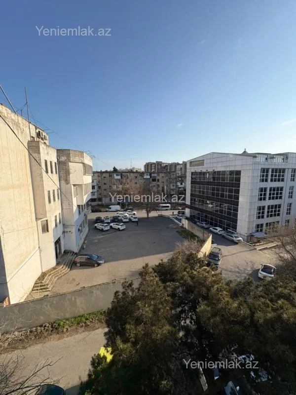 Satılır 1 otaqlı köhnə tikili 35 m²