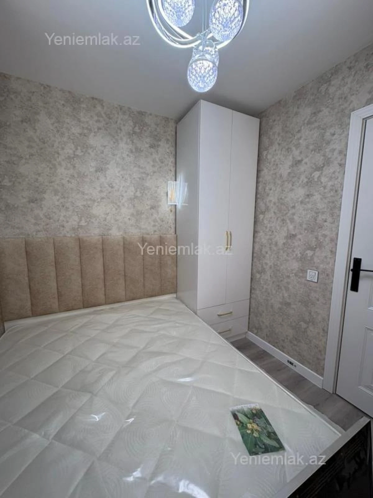 Satılır 1 otaqlı köhnə tikili 35 m²