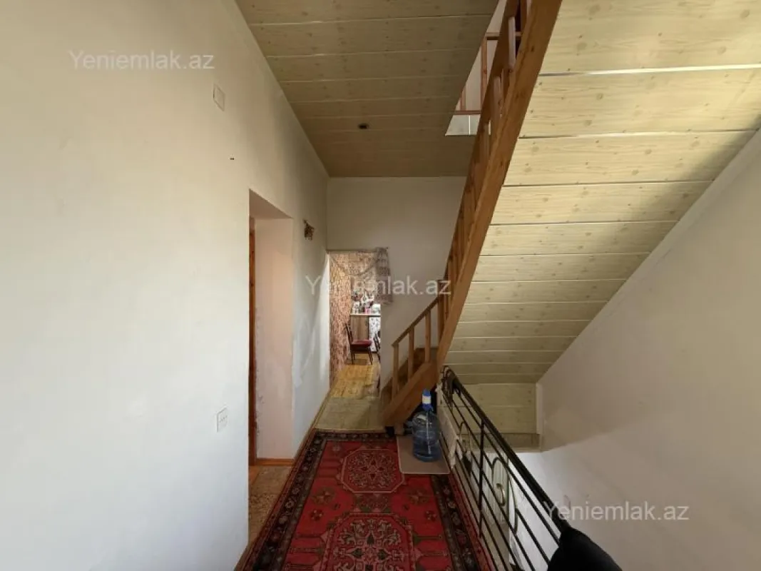 Satılır 7 otaqlı həyət evi 250 m²