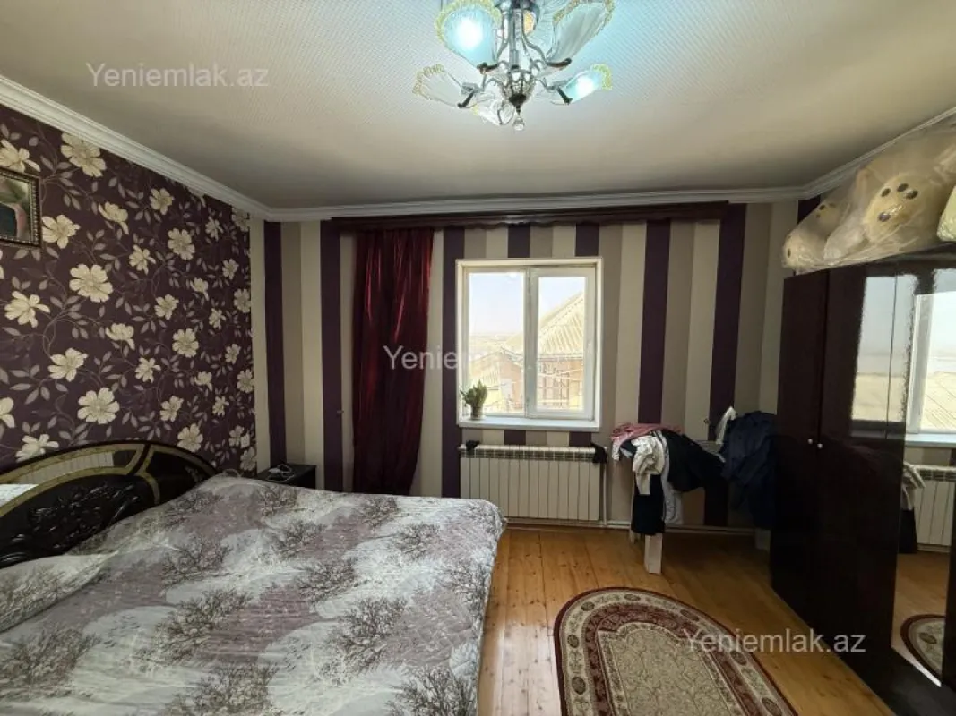 Satılır 7 otaqlı həyət evi 250 m²