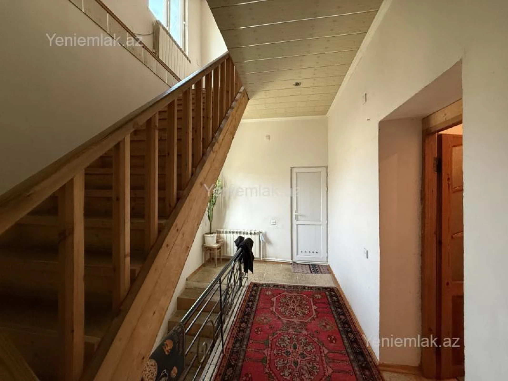 Satılır 7 otaqlı həyət evi 250 m²