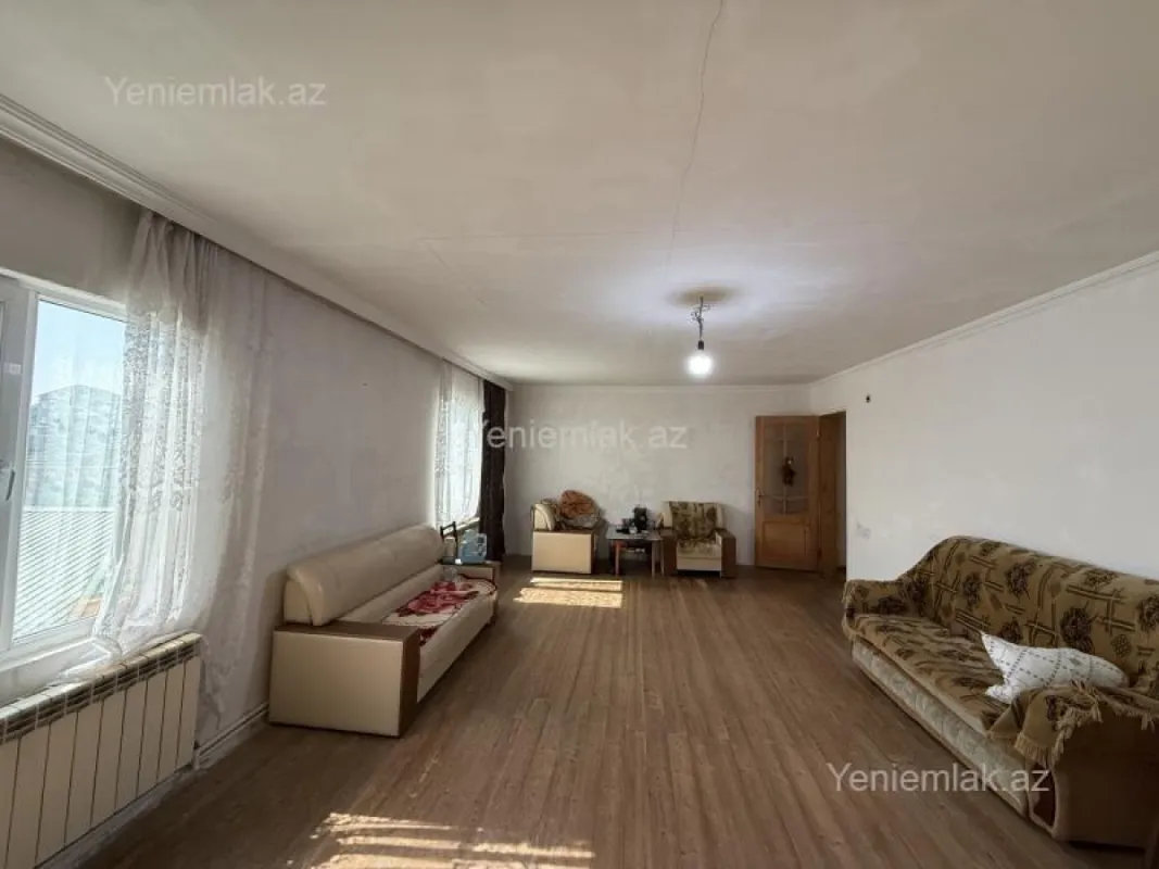 Satılır 7 otaqlı həyət evi 250 m²