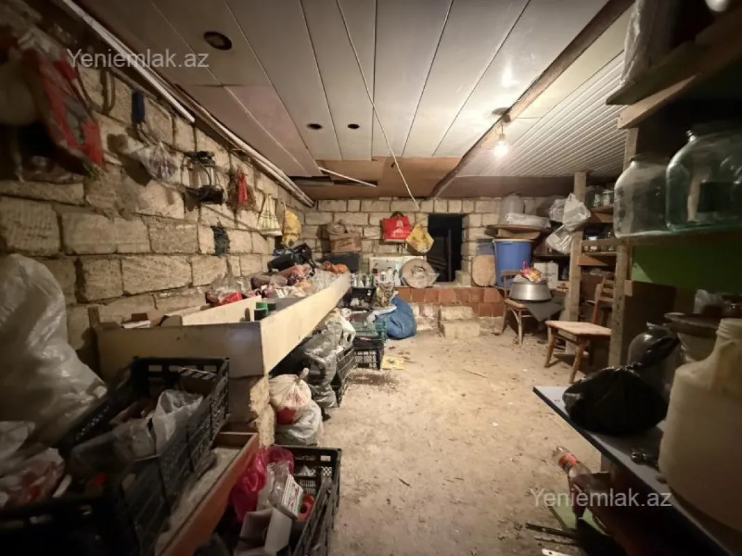 Satılır 7 otaqlı həyət evi 250 m²