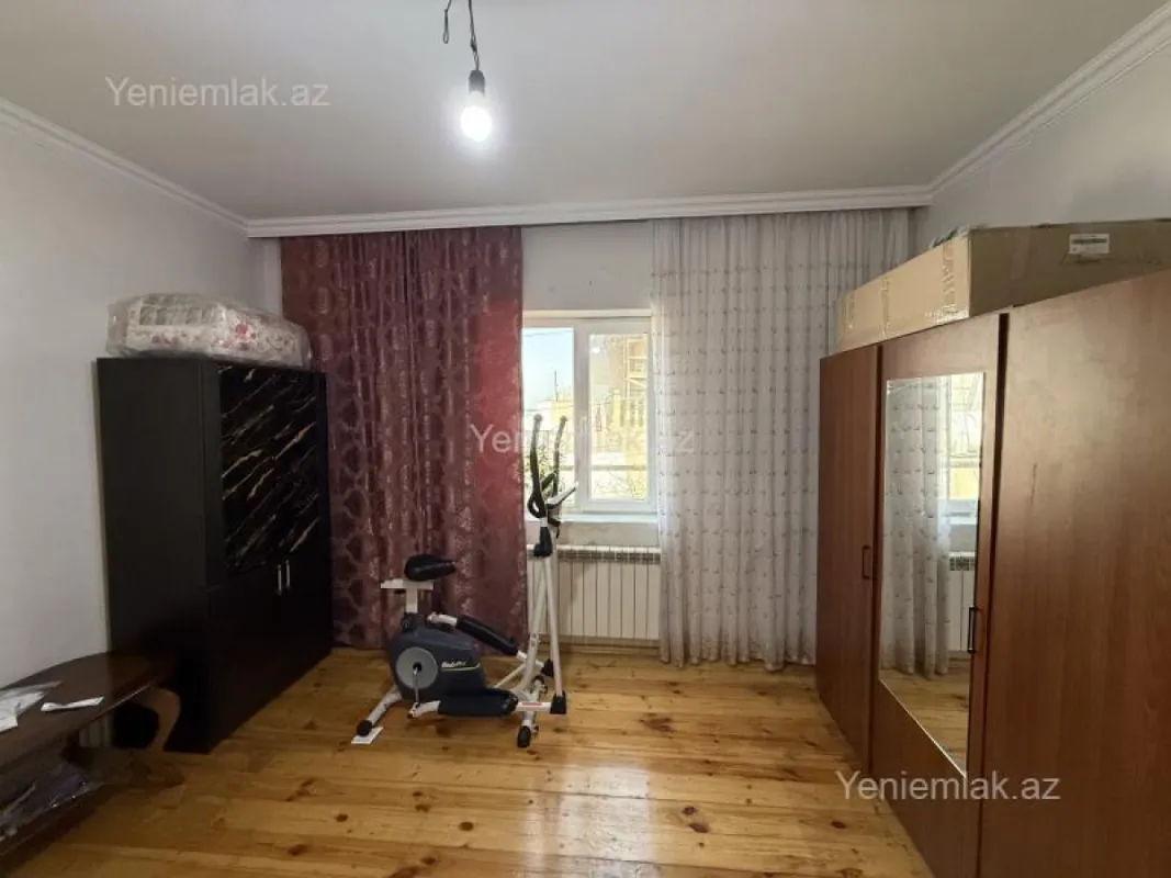 Satılır 7 otaqlı həyət evi 250 m²