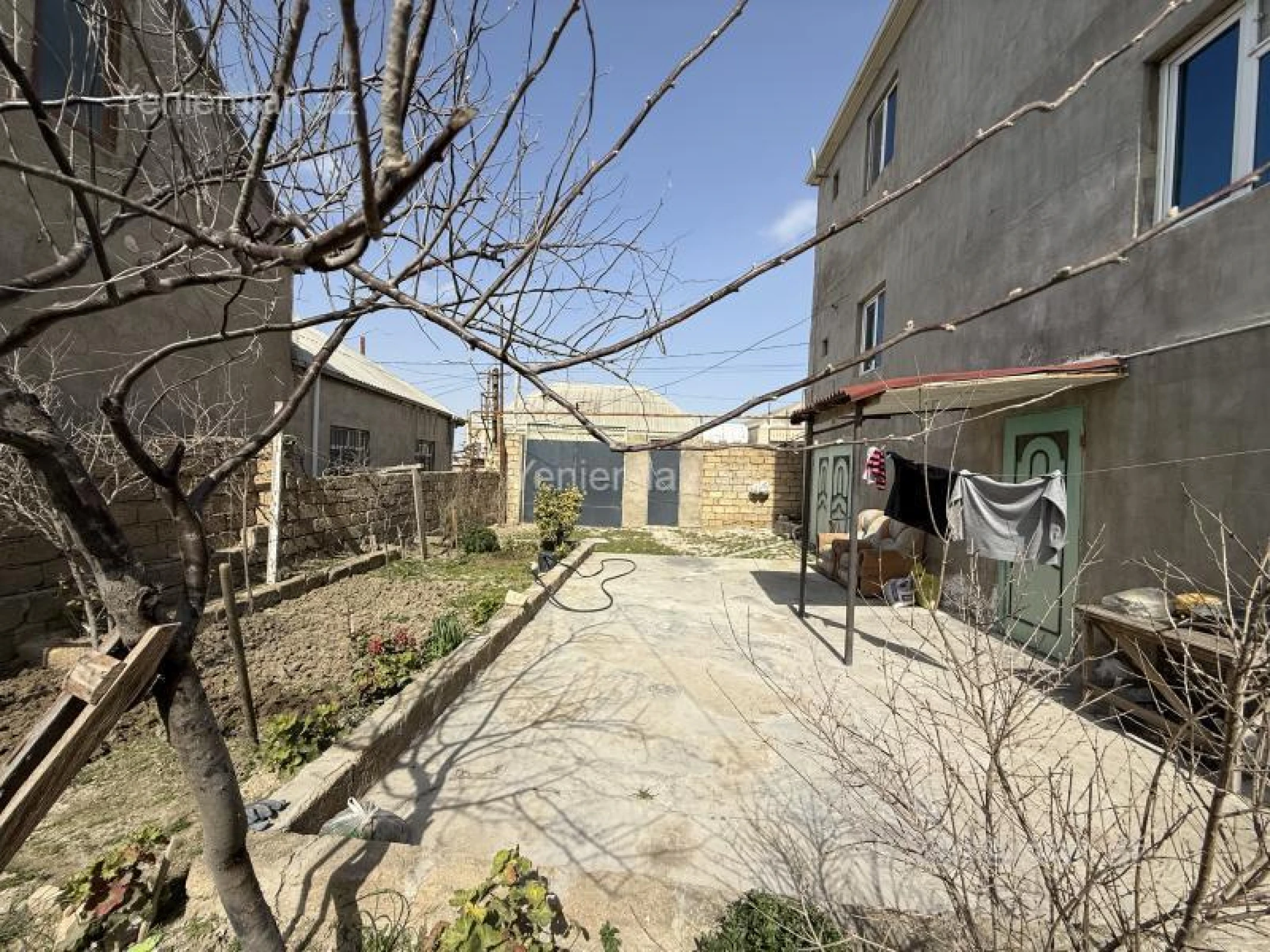 Satılır 7 otaqlı həyət evi 250 m²