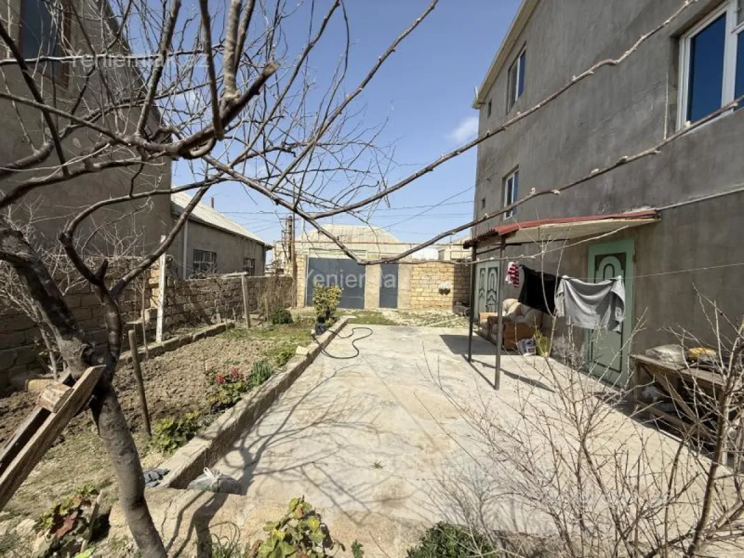 Satılır 7 otaqlı həyət evi 250 m²