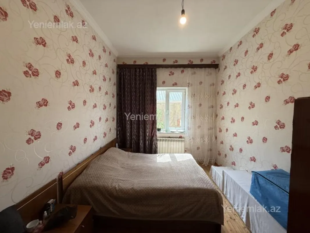 Satılır 7 otaqlı həyət evi 250 m²