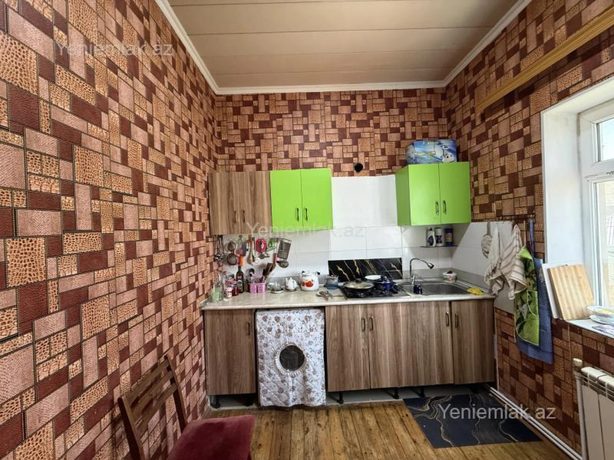 Satılır 7 otaqlı həyət evi 250 m²