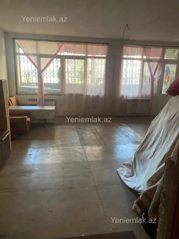 Satılır 3 otaqlı köhnə tikili 110 m²