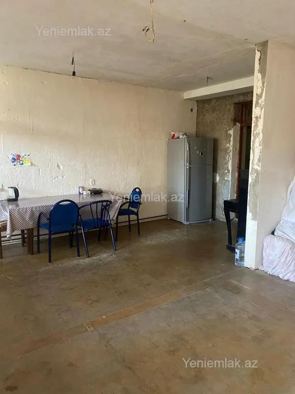 Satılır 3 otaqlı köhnə tikili 110 m²
