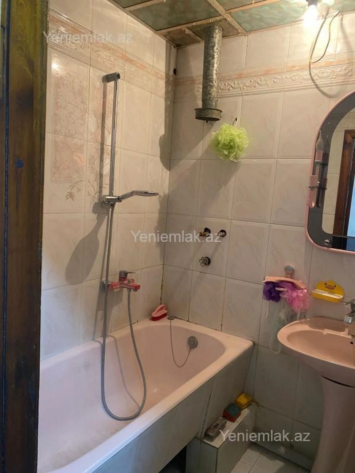 Satılır 3 otaqlı köhnə tikili 110 m²