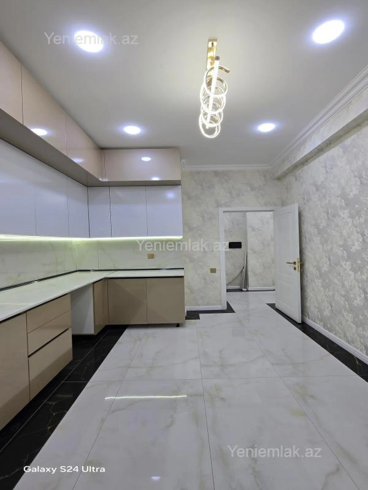 Satılır 2 otaqlı yeni tikili 65 m²