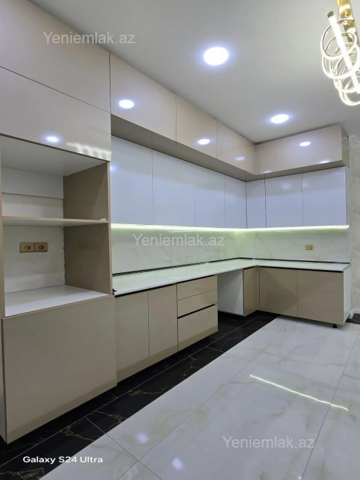 Satılır 2 otaqlı yeni tikili 65 m²