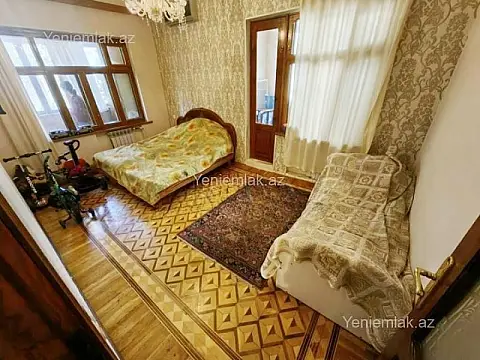 Satılır 4 otaqlı köhnə tikili 110 m²