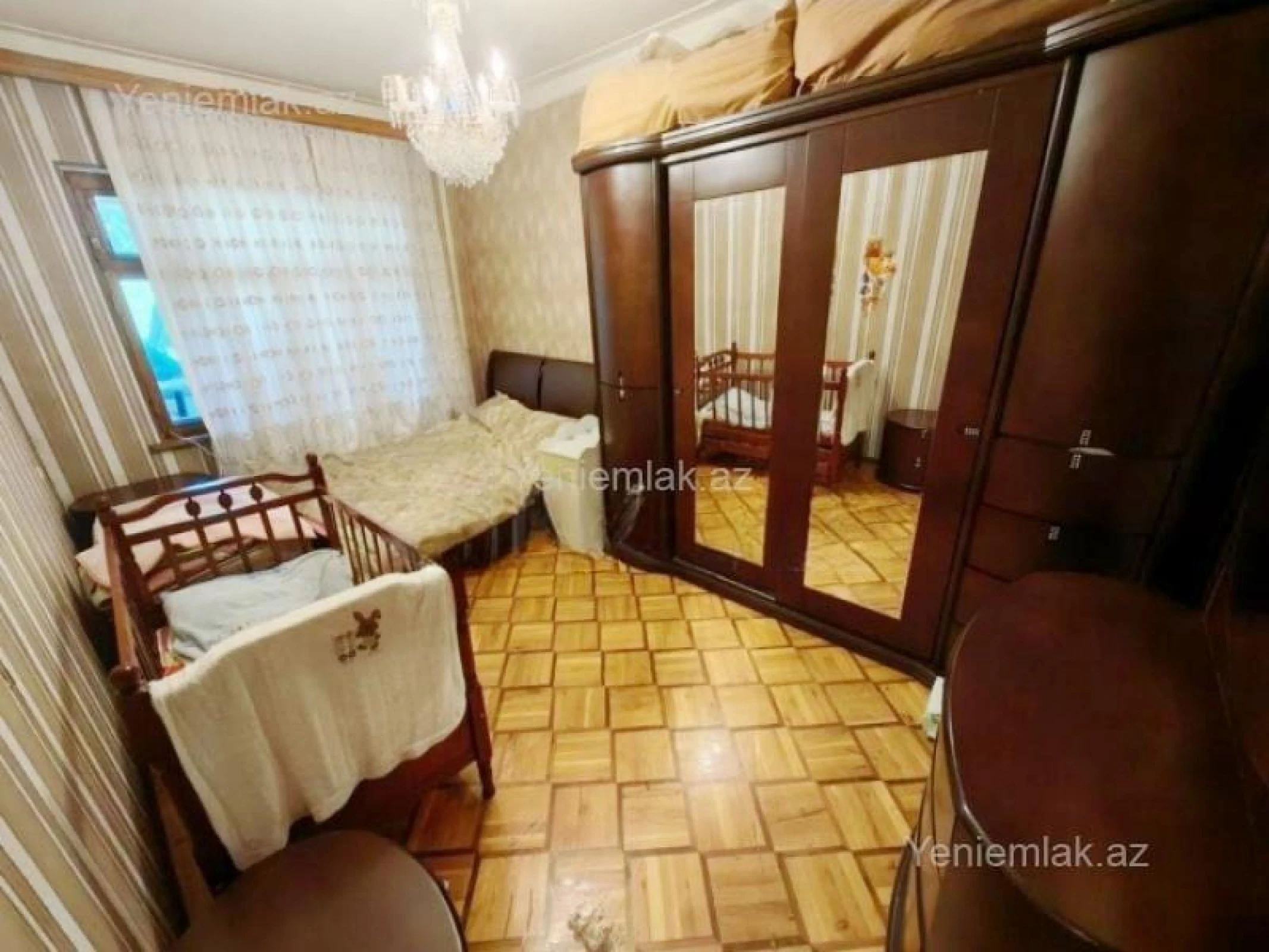 Satılır 4 otaqlı köhnə tikili 110 m²