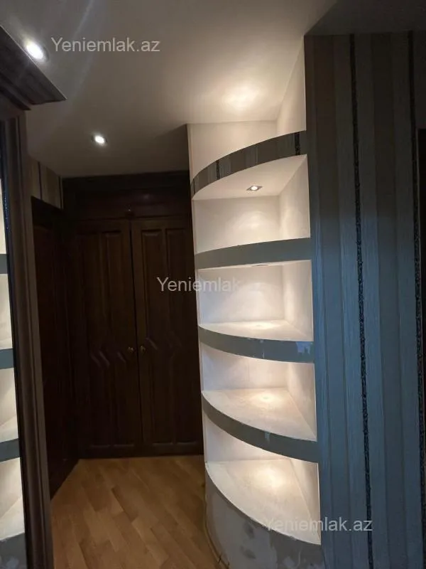 Satılır 3 otaqlı yeni tikili 82 m²