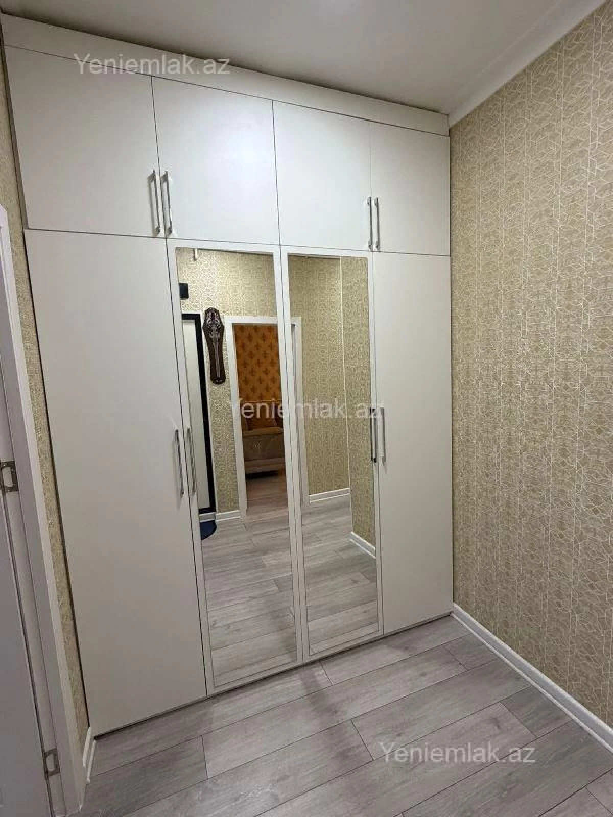 Satılır 2 otaqlı köhnə tikili 60 m²