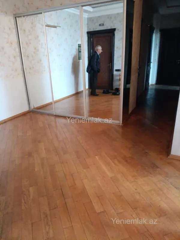 Satılır 3 otaqlı yeni tikili 157 m²