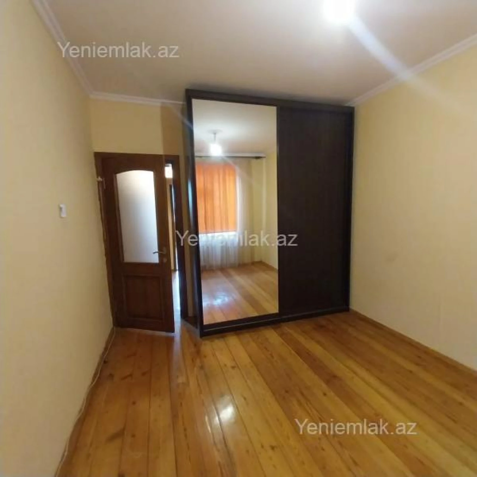 Satılır 3 otaqlı köhnə tikili 76 m²