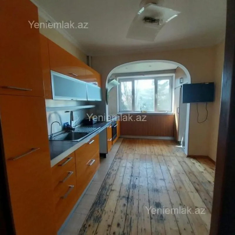 Satılır 3 otaqlı köhnə tikili 76 m²