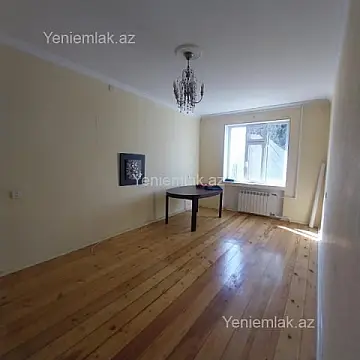 Satılır 3 otaqlı köhnə tikili 76 m²