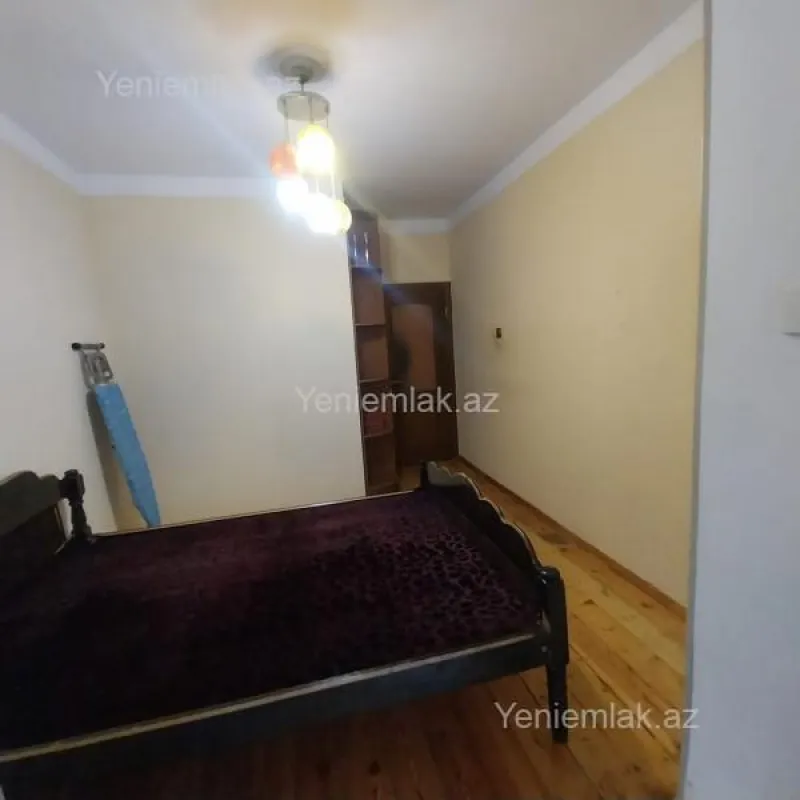 Satılır 3 otaqlı köhnə tikili 76 m²