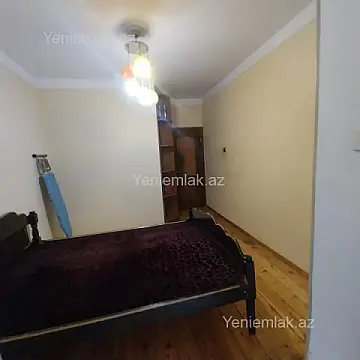 Satılır 3 otaqlı köhnə tikili 76 m²