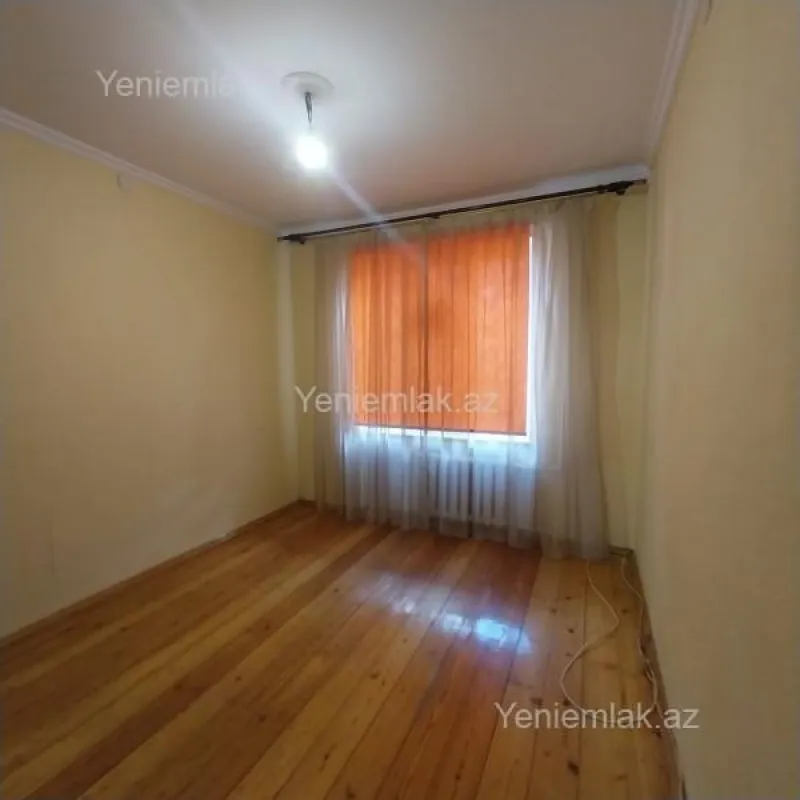 Satılır 3 otaqlı köhnə tikili 76 m²