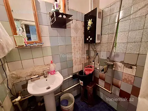 Satılır 2 otaqlı köhnə tikili 50 m²