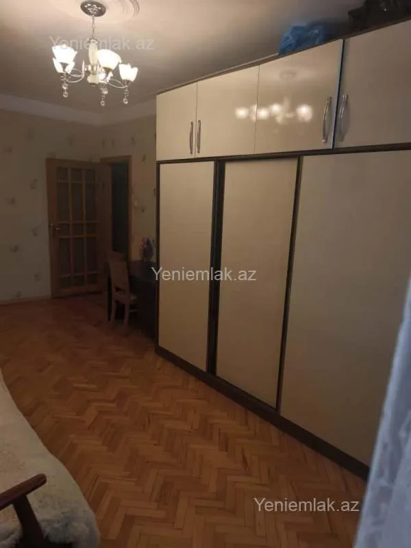 Satılır 3 otaqlı köhnə tikili 102 m²