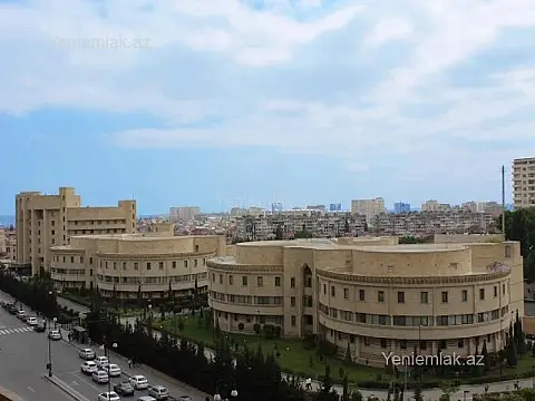 Satılır 3 otaqlı köhnə tikili 102 m² — Bakı, Binəqədi 3 otaq 102.00 m²