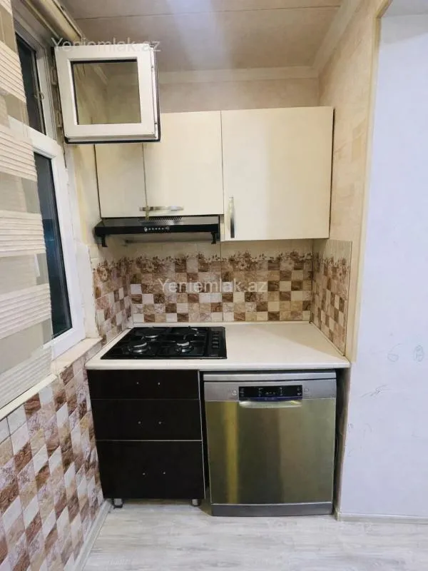 Satılır 3 otaqlı köhnə tikili 85 m²