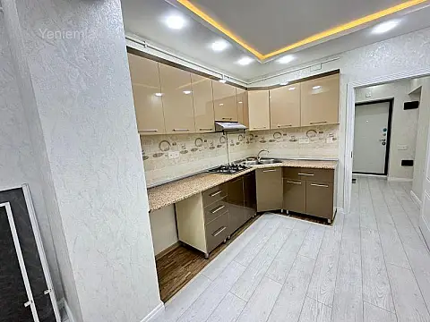 Satılır 2 otaqlı köhnə tikili 60 m²