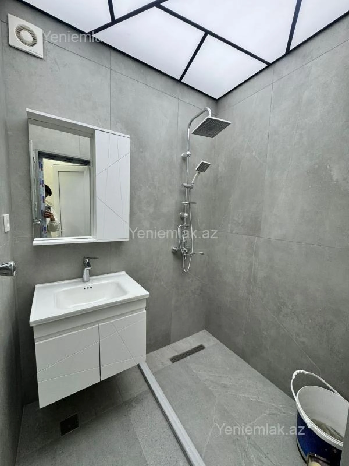 Satılır 2 otaqlı köhnə tikili 60 m²