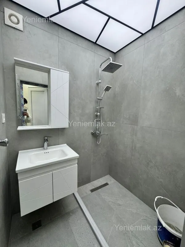 Satılır 2 otaqlı köhnə tikili 60 m²