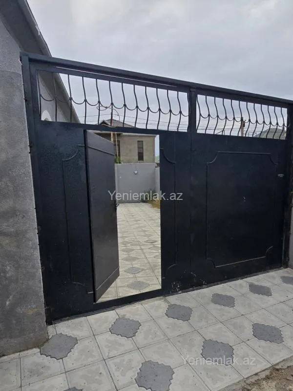 Satılır 3 otaqlı həyət evi 150 m²