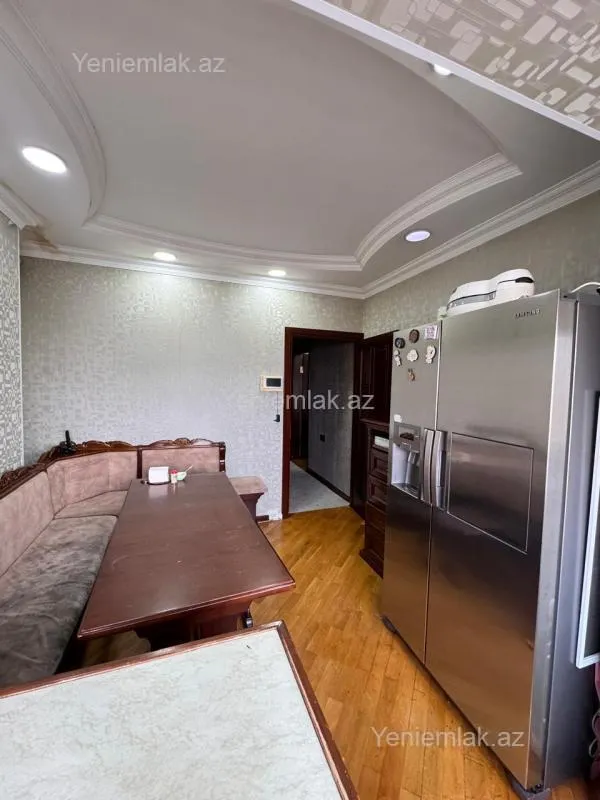Satılır 4 otaqlı köhnə tikili 85 m²