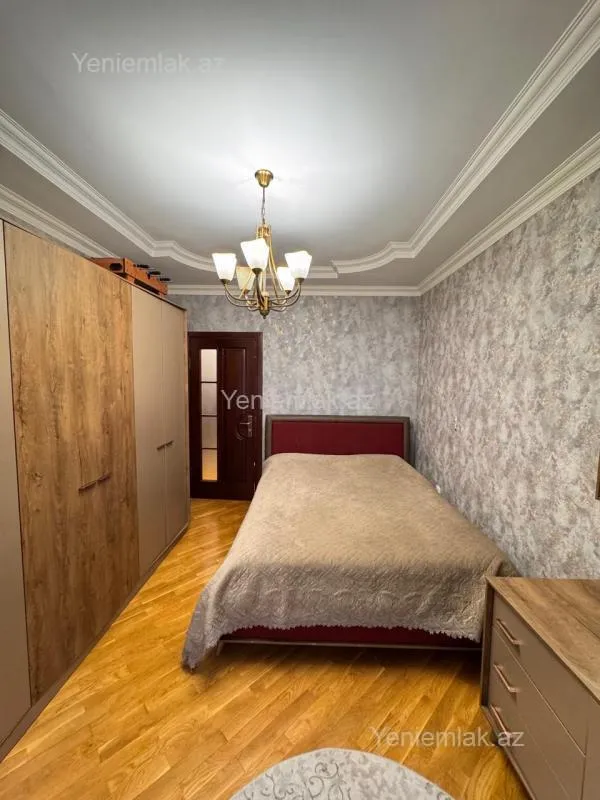 Satılır 4 otaqlı köhnə tikili 85 m²