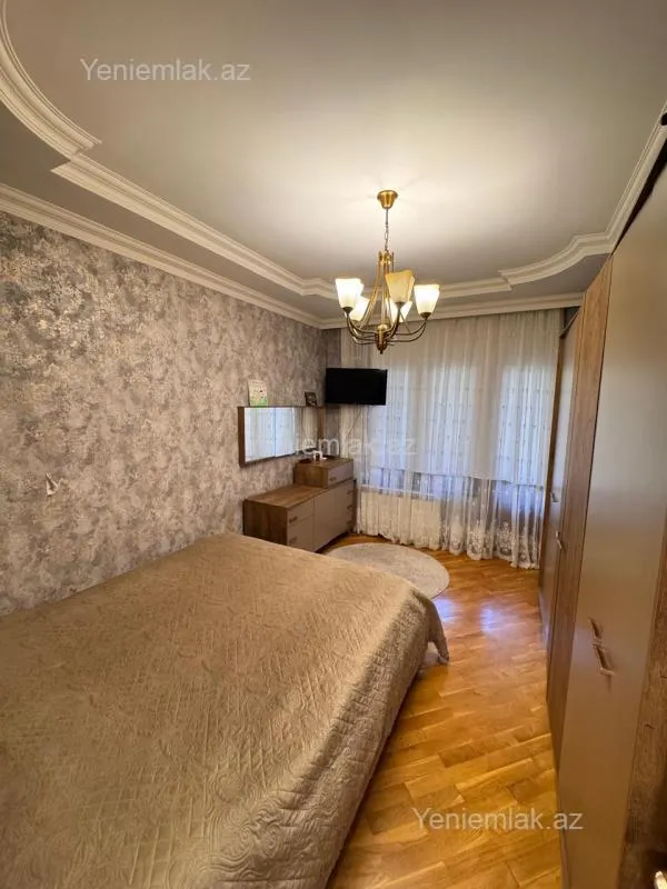 Satılır 4 otaqlı köhnə tikili 85 m²