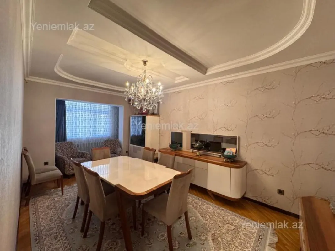 Satılır 4 otaqlı köhnə tikili 85 m²