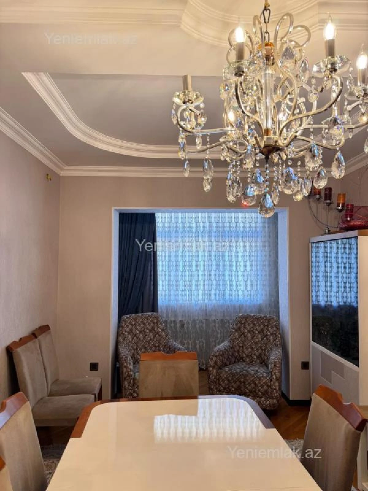 Satılır 4 otaqlı köhnə tikili 85 m²