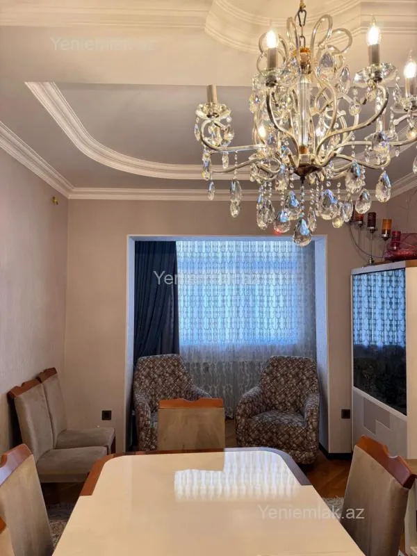 Satılır 4 otaqlı köhnə tikili 85 m²